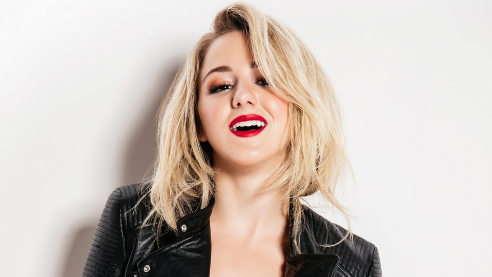 Хлоя Лукасиак