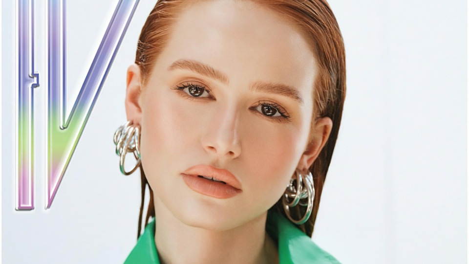 Журнал Madelaine Petsch Fv Magazine