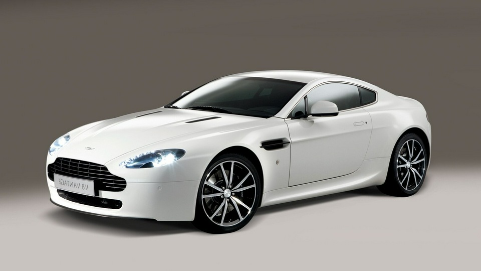 Aston Martin Vantage 3