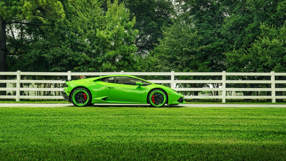 Зеленый Lamborghini Huracan