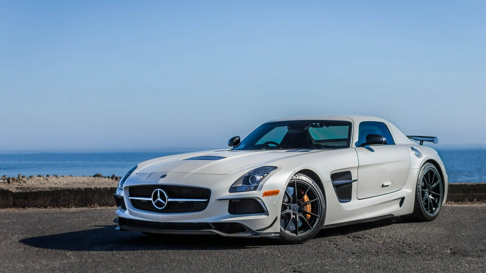 Суперкар Mercedes Benz SLS AMG