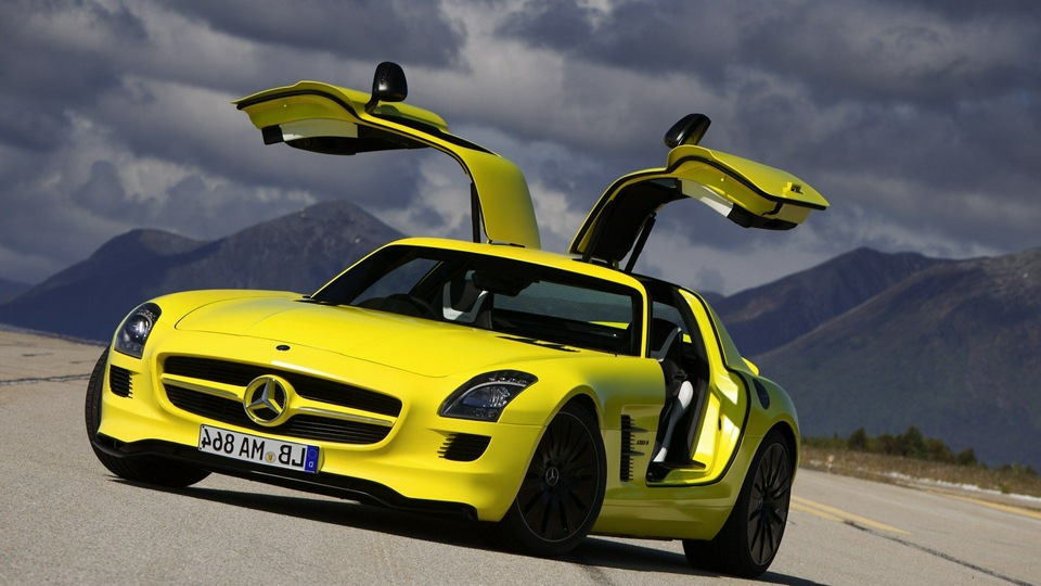 Mercedes Benz SLS AMG Желтый