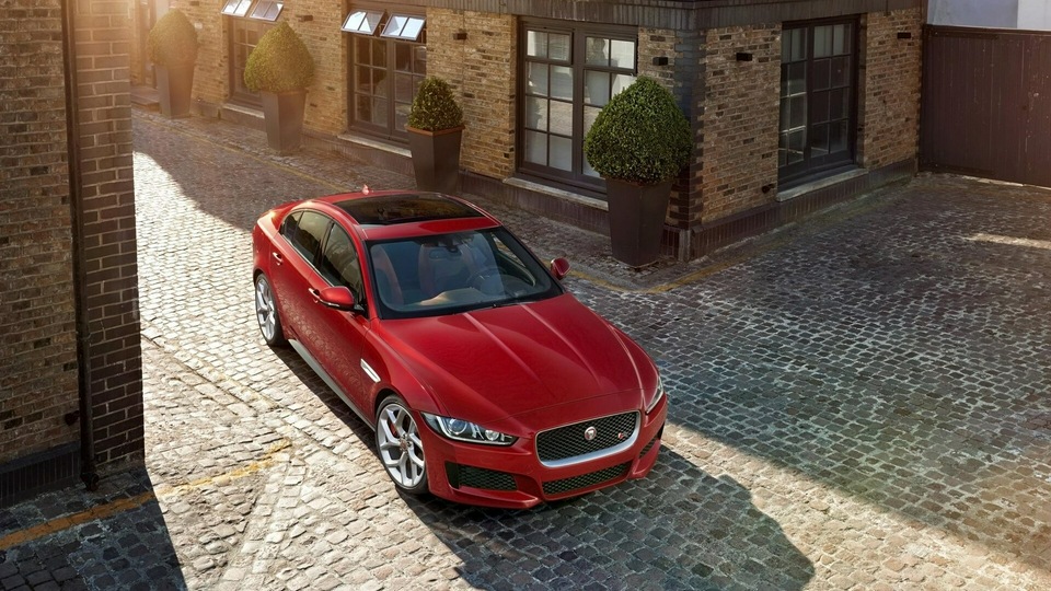 Jaguar XE 2015