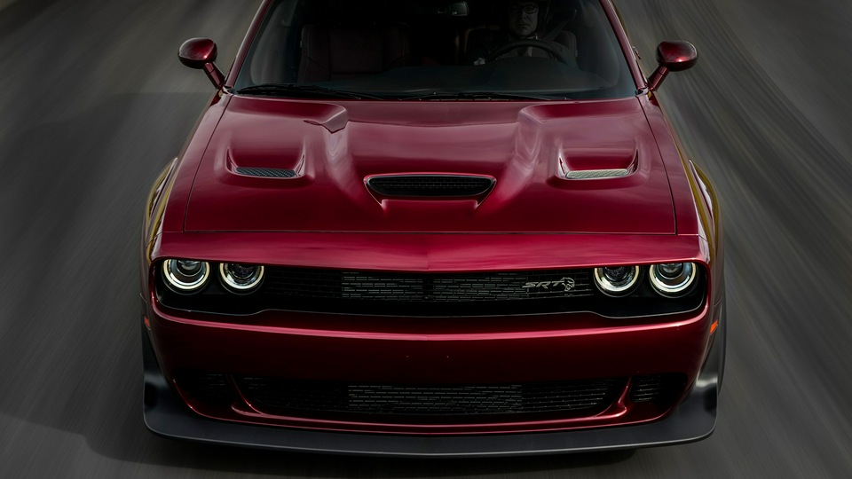 Широкофюзеляжный Dodge Challenger SRT Hellcat 2018