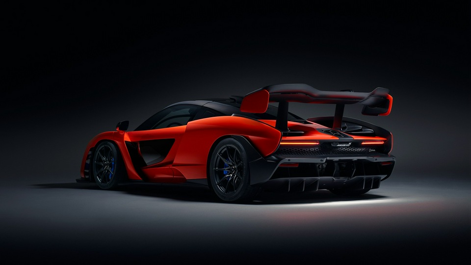 Вид задних фонарей McLaren Senna 4k