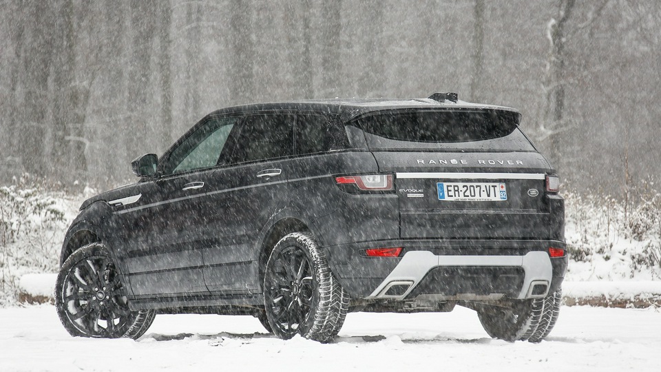 Range Rover Evoque Автобиография Si4 Вид сзади