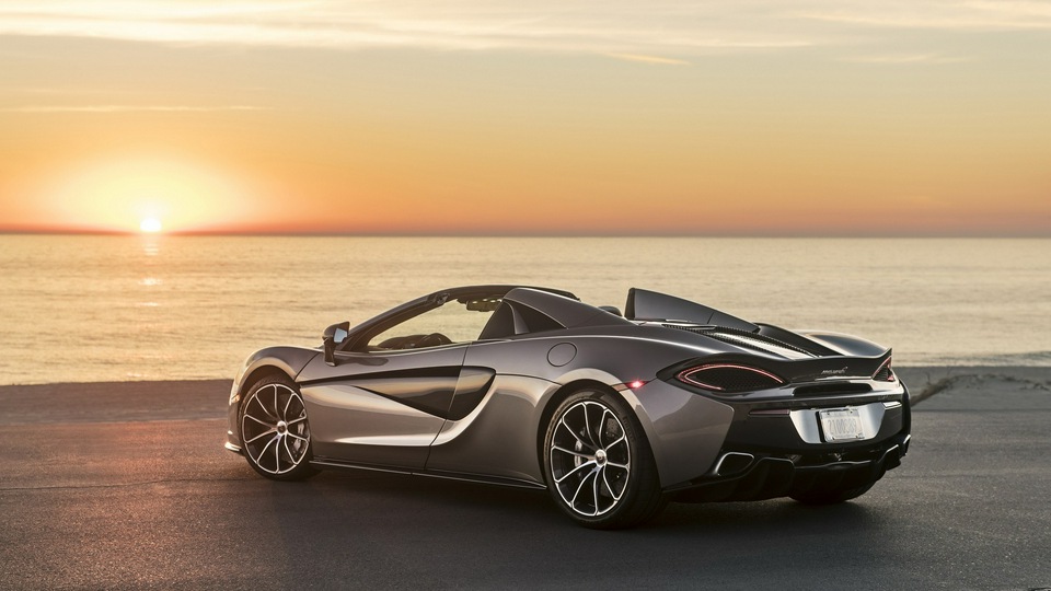 McLaren 570S Spider 2018 сзади