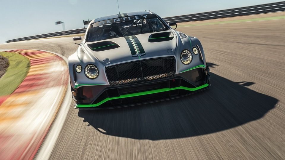 Bentley Continental GT3 спереди