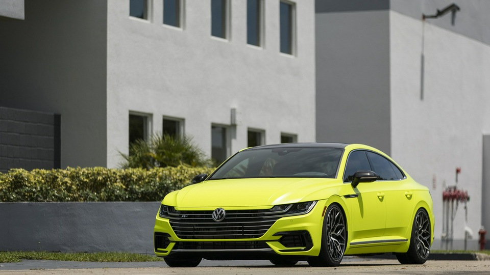 Концепт Volkswagen Arteon R Line 2019 года выпуска