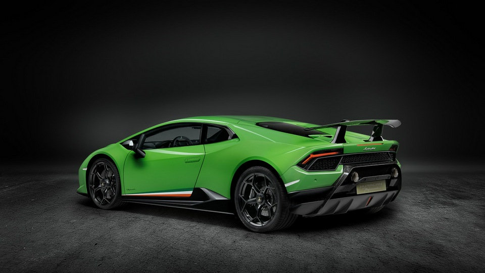 Lamborghini Huracan Performante 2019 сзади