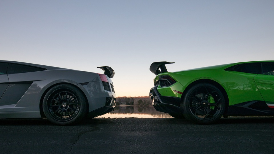 Lamborghini Huracan и Lamborghini Gallardo Сзади
