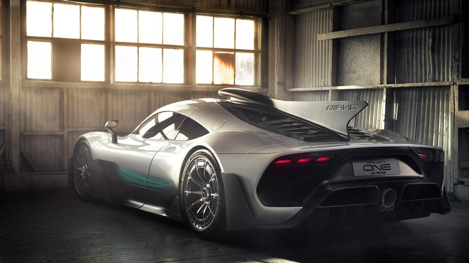 Mercedes Amg Project One Сзади