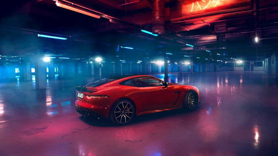 Jaguar F Type 2018 Сзади