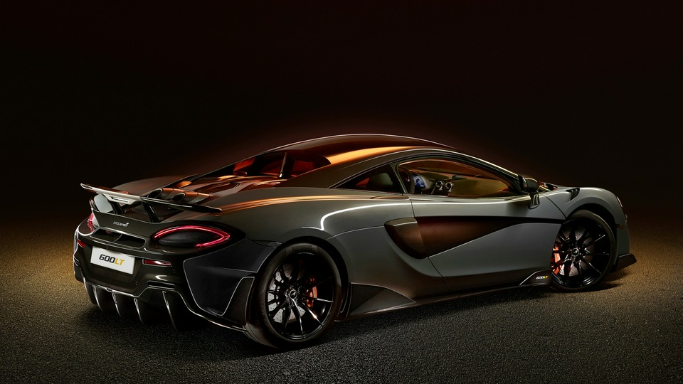 McLaren 600LT 2018 Вид сзади