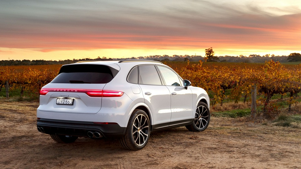 Porsche Cayenne S 2018 сзади