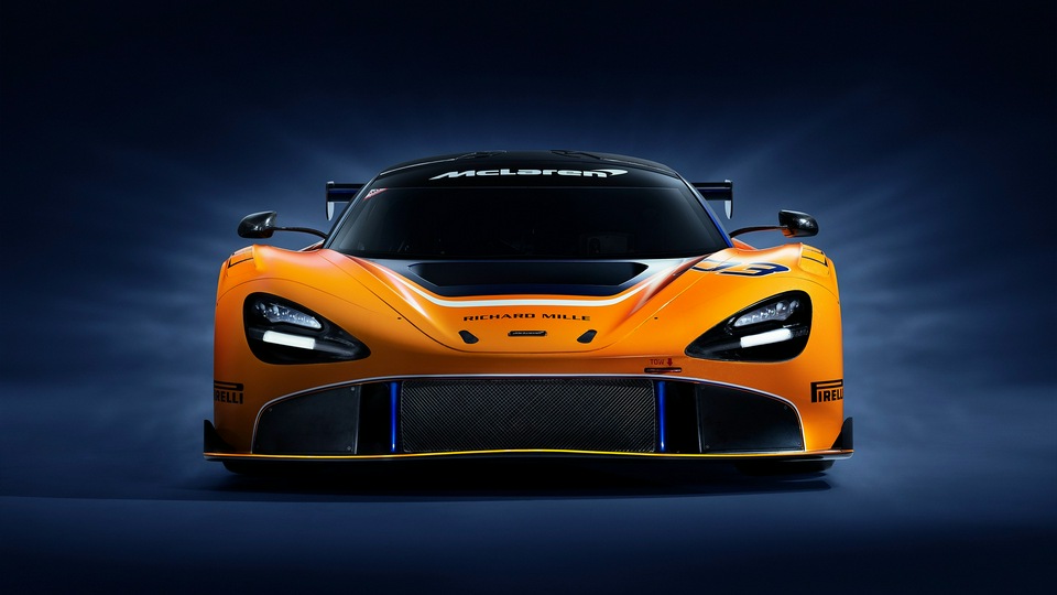 McLaren 720S GT3 2019 спереди