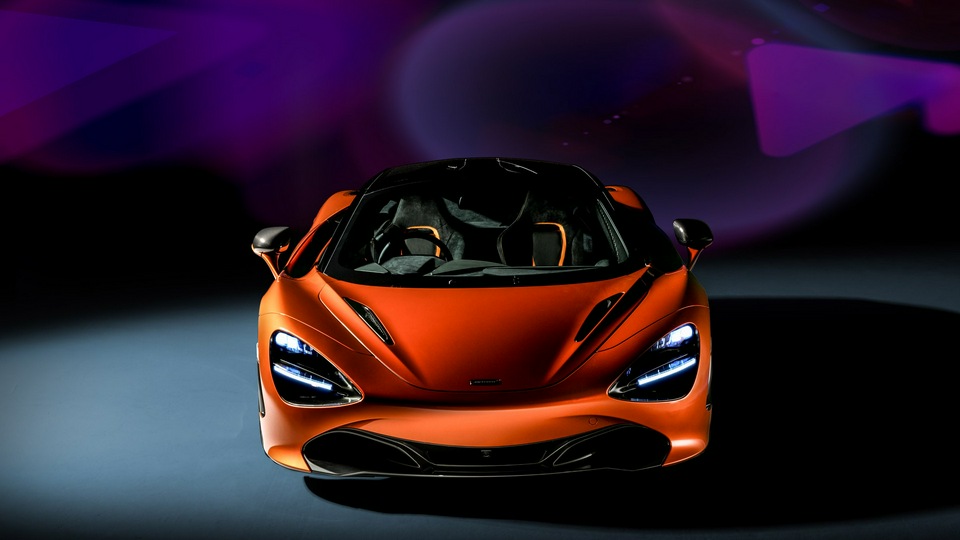 McLaren 720S сзади 2018