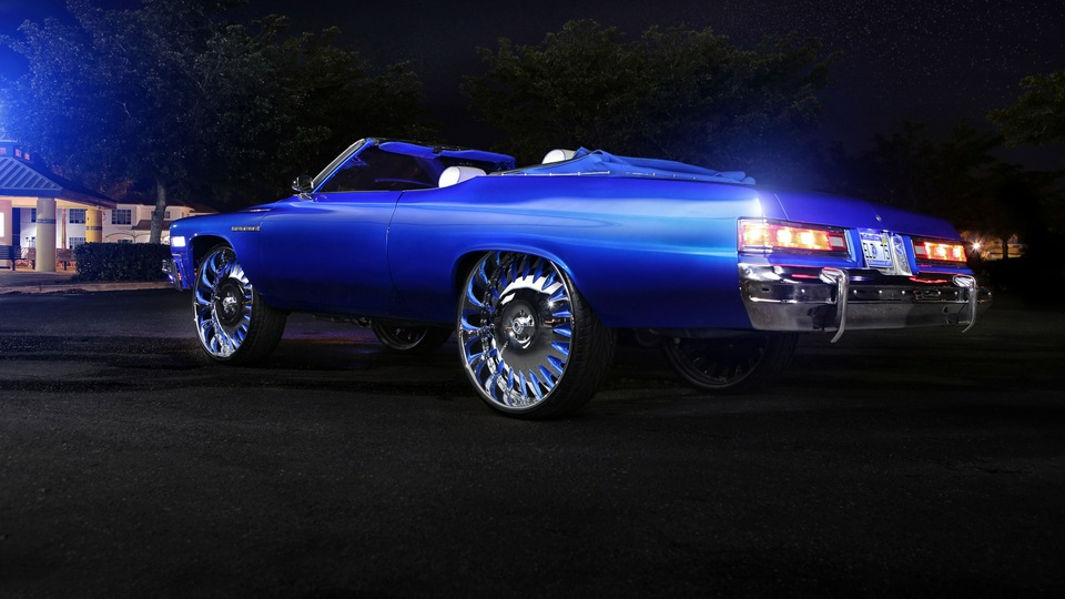 1975 Бьюик Лесабр сзади