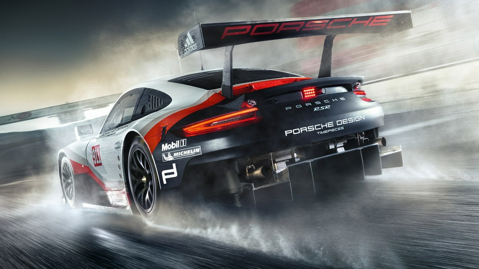 PORSCHE 911 RSR сзади