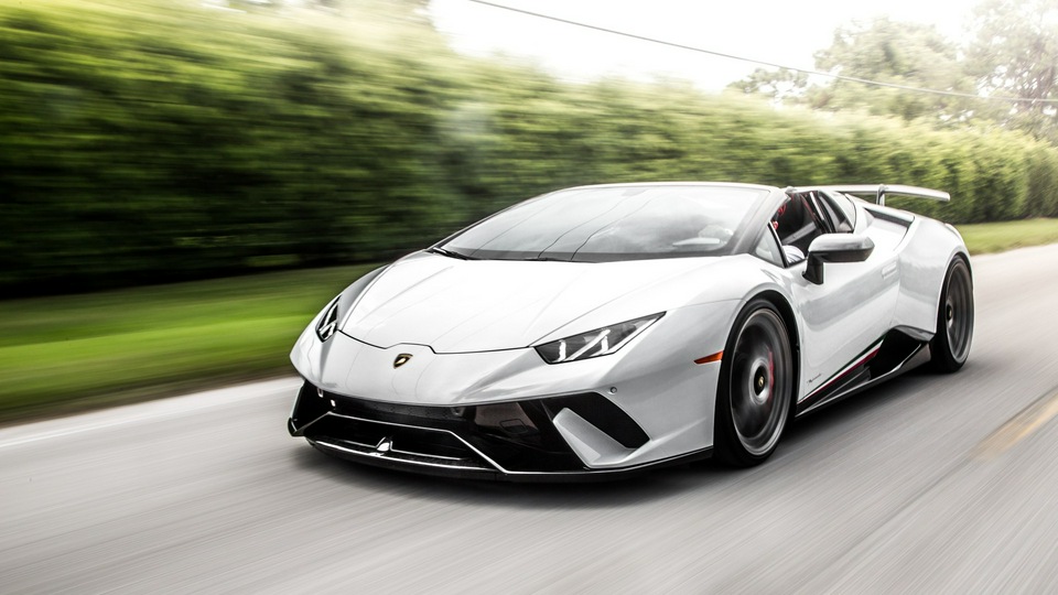 Белый Lamborghini Huracan 5k