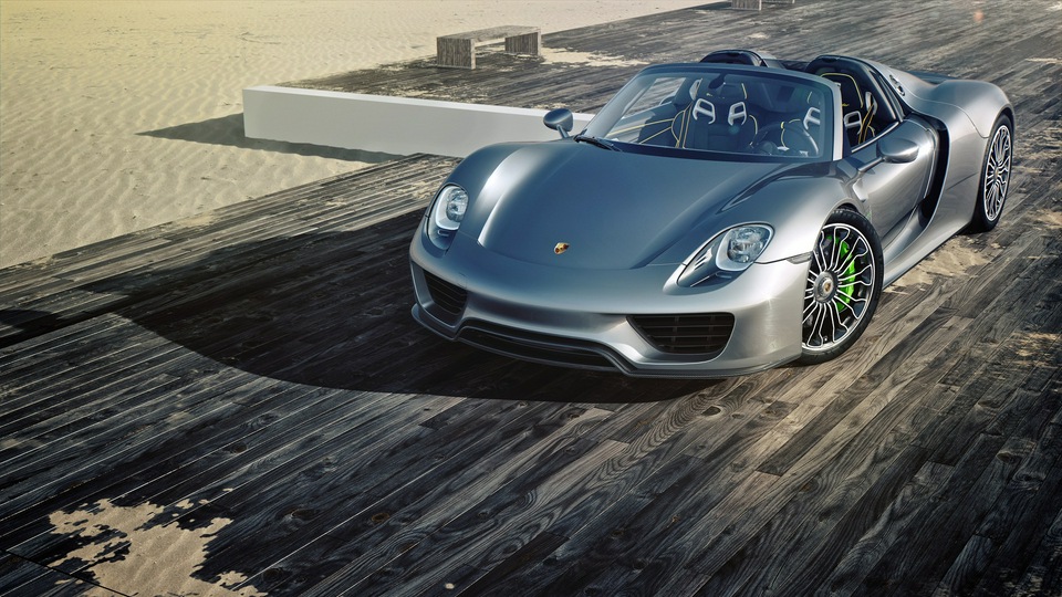 Автомобиль Porsche 918 Spyder 2018 года выпуска