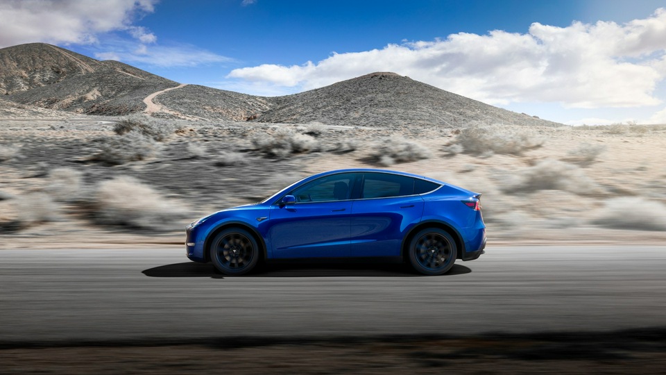 2019 Tesla Model Y Вид сбоку