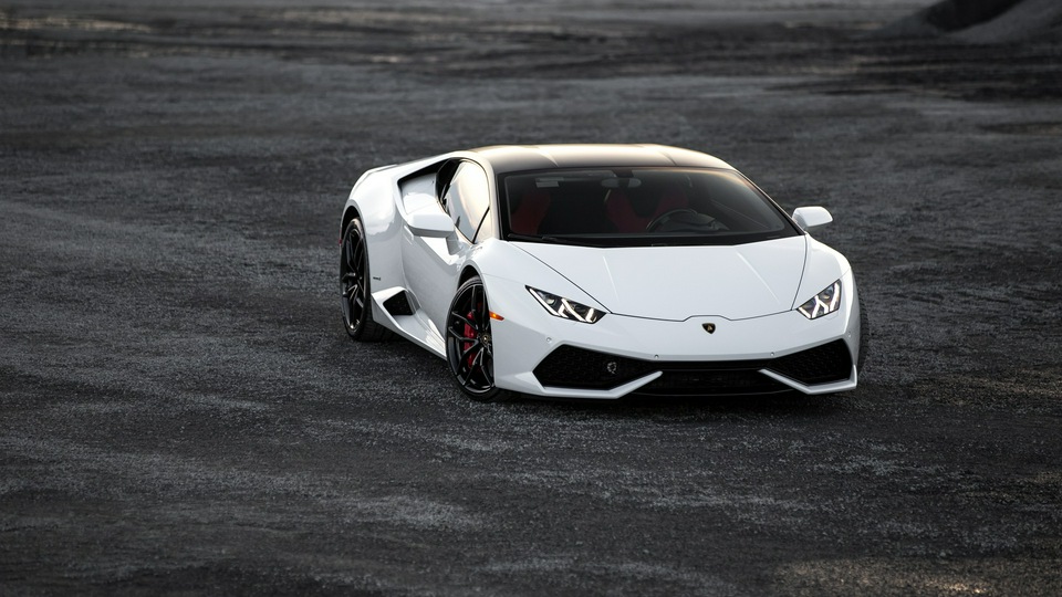 Белый Lamborghini Huracan 5k 2019