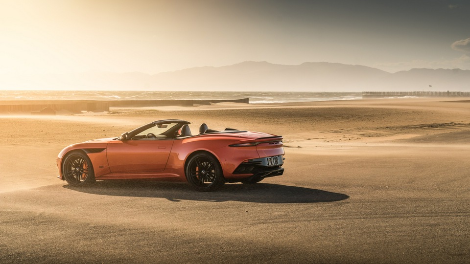 2019 Aston Martin Dbs Superleggera Volante 8k