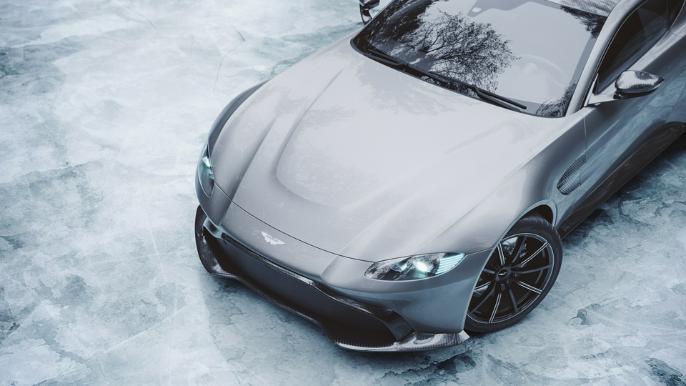 Ледяная передняя часть Aston Martin Vantage