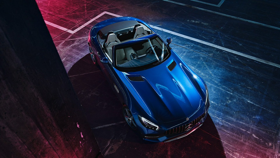 Синий Mercedes Benz Amg GT 2019