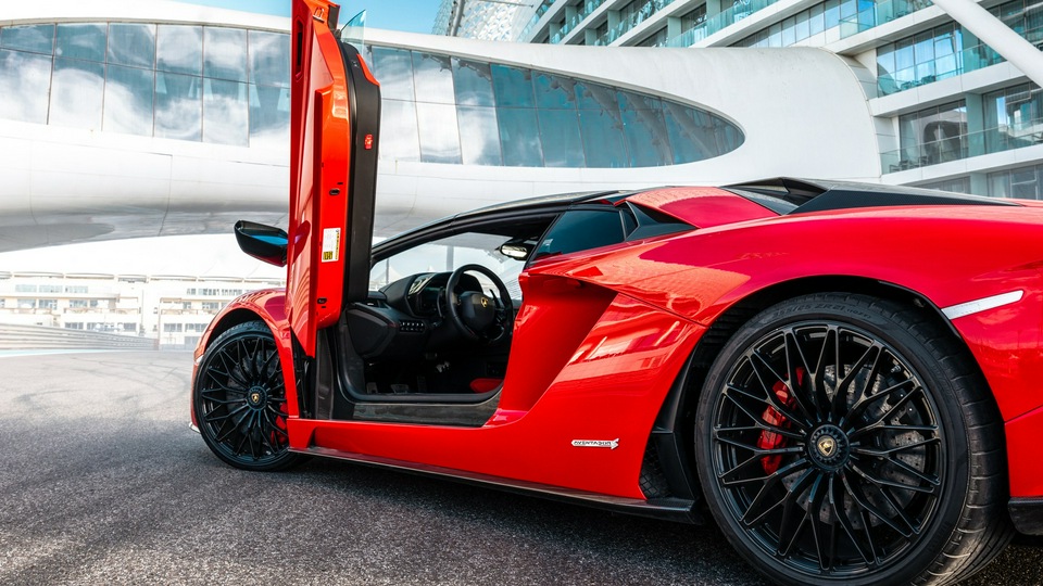 2019 Lamborghini Aventador S Roadster 8k