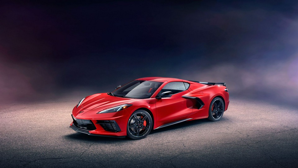 2020 Chevrolet Corvette Stingray C8 спереди