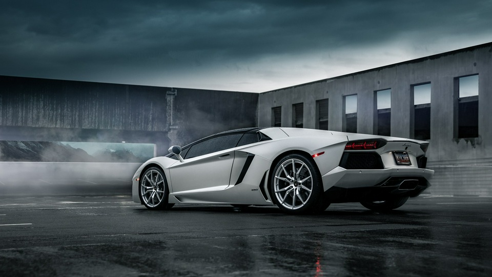 Серый Lamborghini Aventador 5k 2019