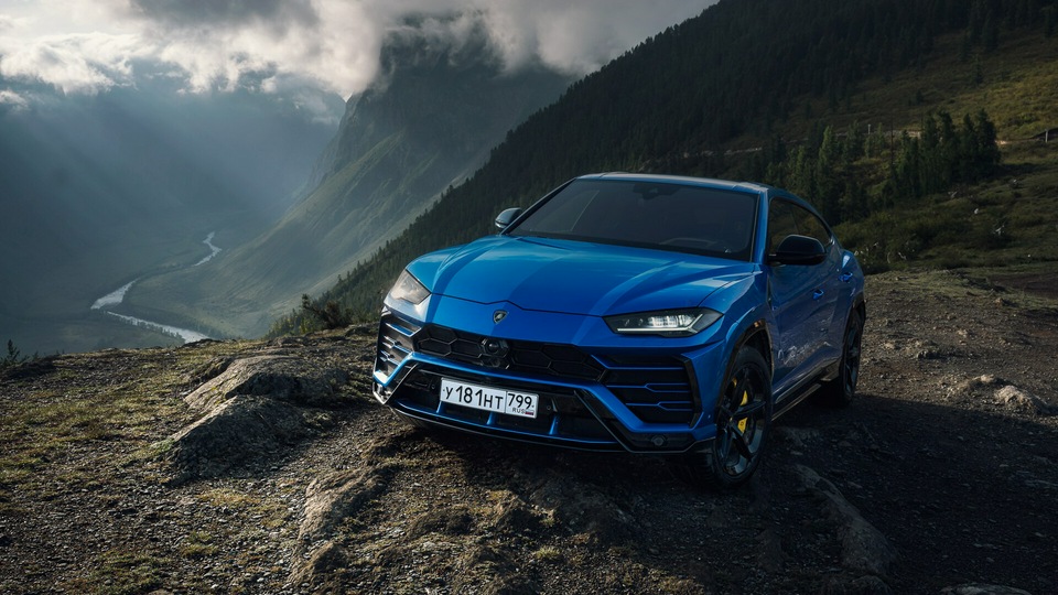 Lamborghini Urus Синий