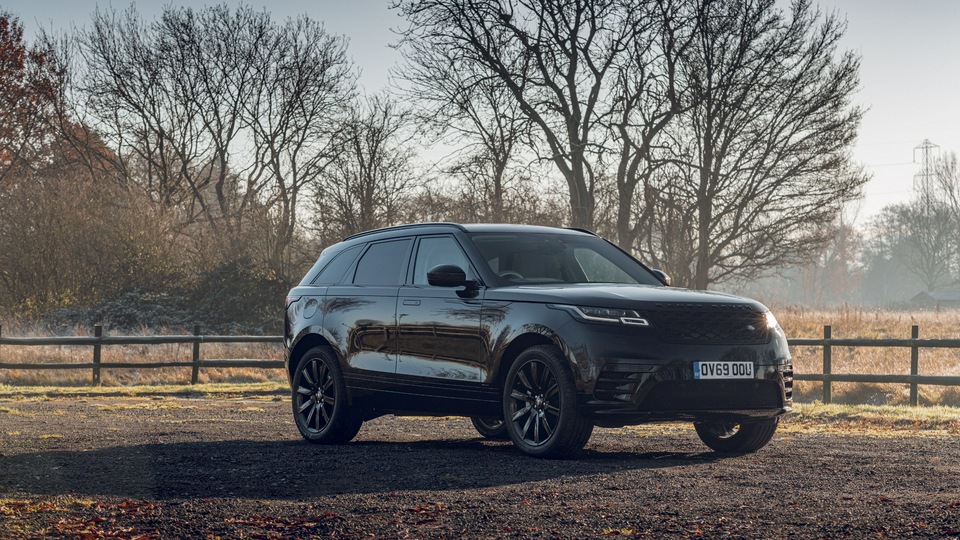 Черный Range Rover Velar 8k