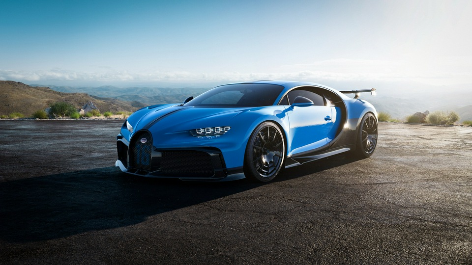 Спортивный автомобиль Bugatti Chiron Pur 2020 года выпуска