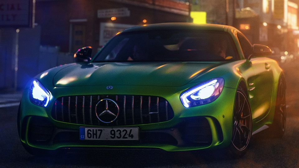 Зеленый Mercedes Gt 4k