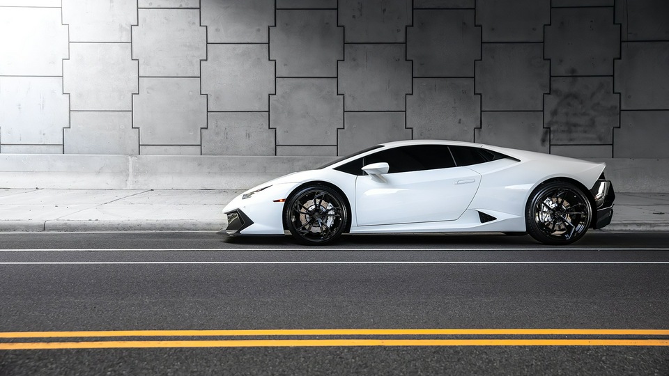 Белый Lamborghini Huracan4k