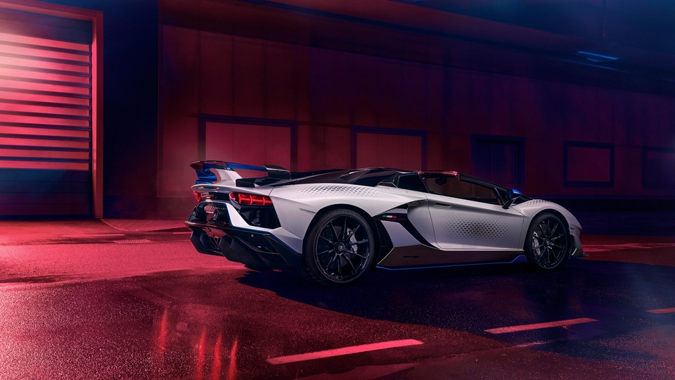 Lamborghini Aventador SVJ Roadster Xago Edition сзади