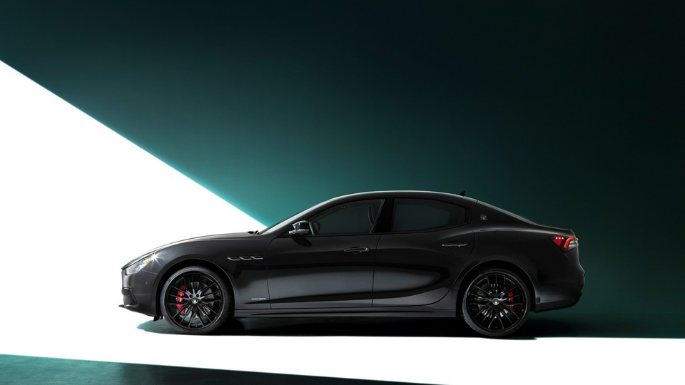 2021 Maserati Ghibli S Q4 GranSport Nerissimo Pack 8k