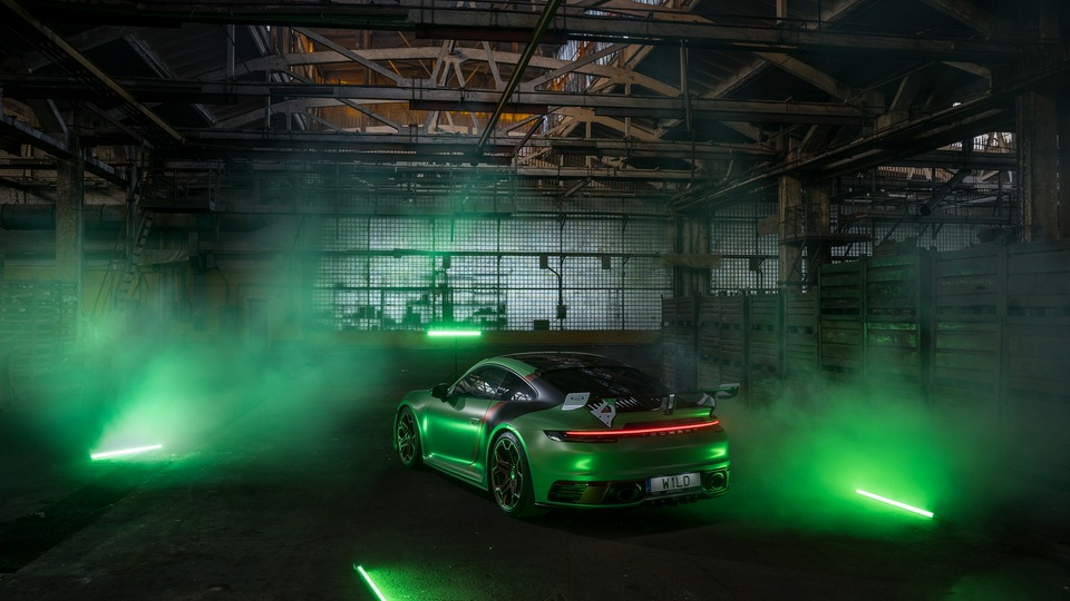 Зеленый Porsche 992 Techart 4k