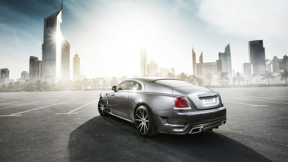 Дизайн Ares Rolls Royce Wraith сзади