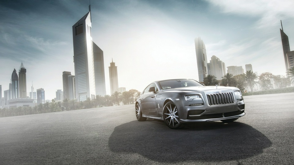 Дизайн Ares Rolls Royce Wraith спереди