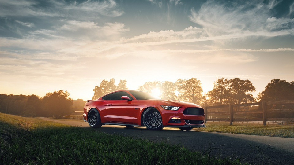 Красный Ford Mustang 2021 4k