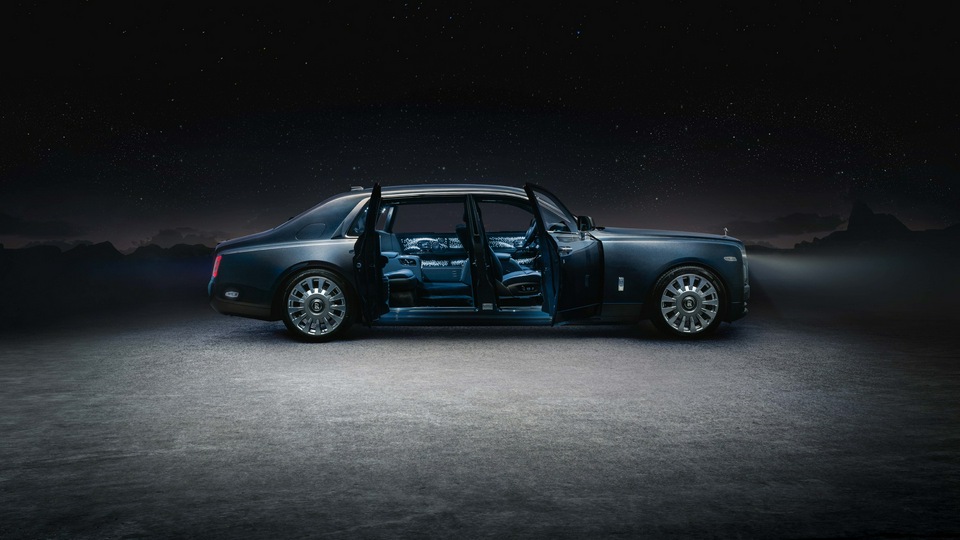 Rolls Royce Phantom EWB Коллекция Tempus 2021 Вид сбоку