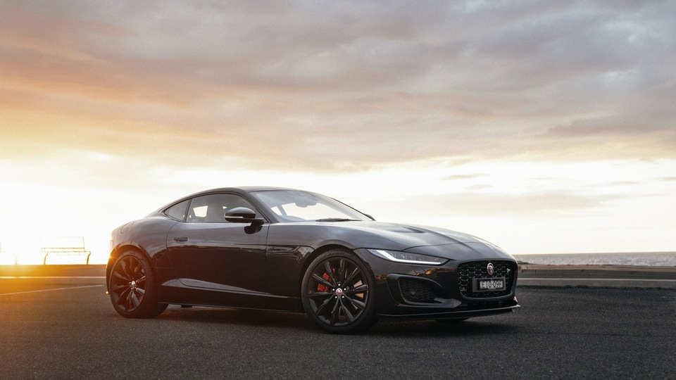 Jaguar F Type R купе 2021