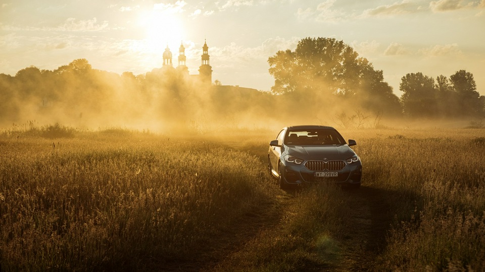 Синий BMW 220i Gran Coupe M Sport 8k