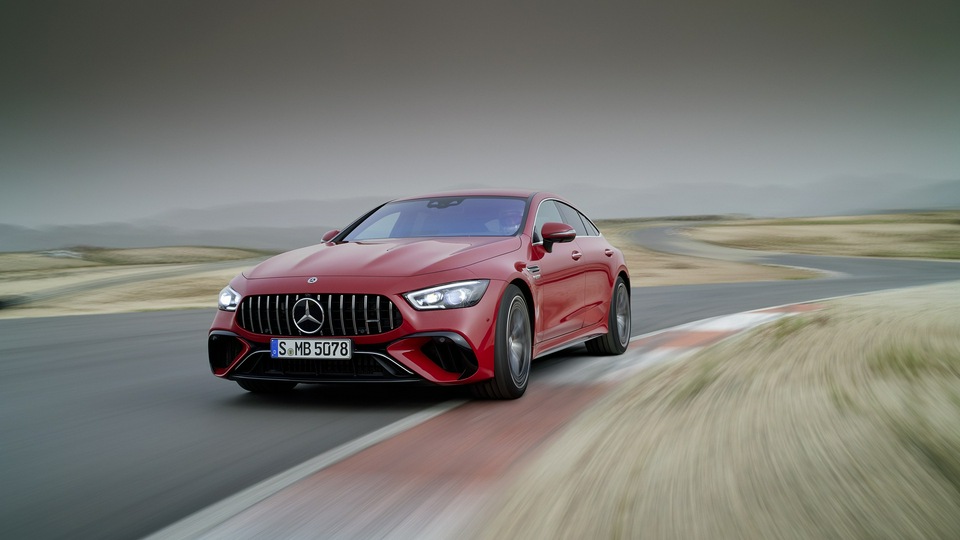 Производительность Mercedes AMG GT 63 S E