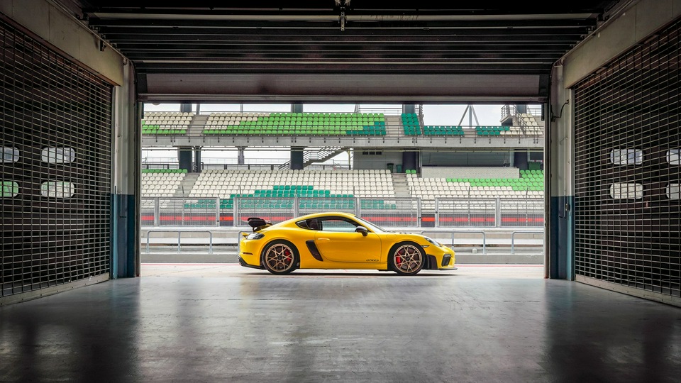 Porsche 718 Cayman GT4 RS 5k