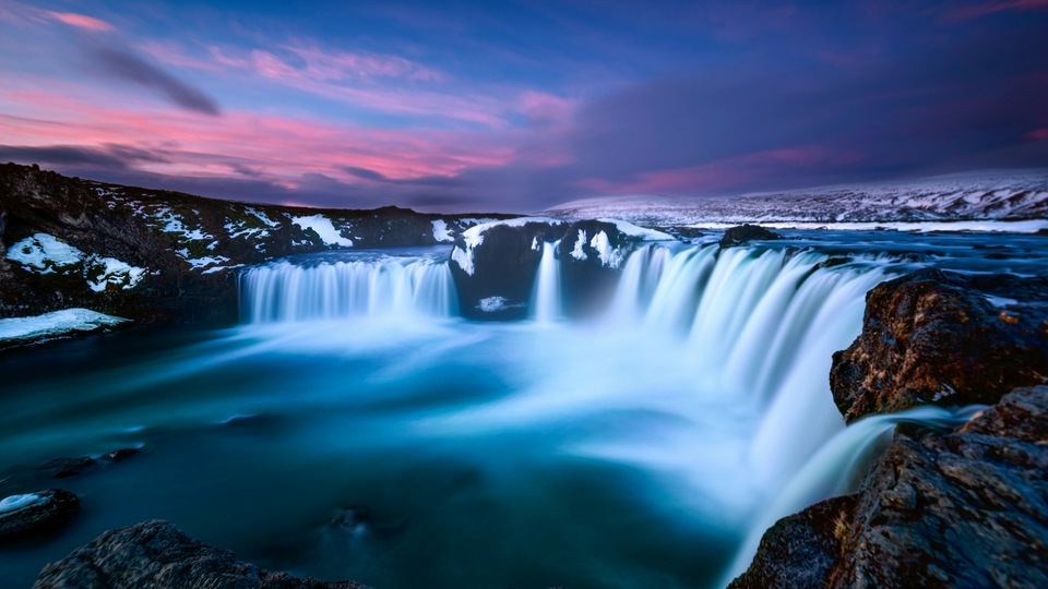 Мечтательный водопад 4k